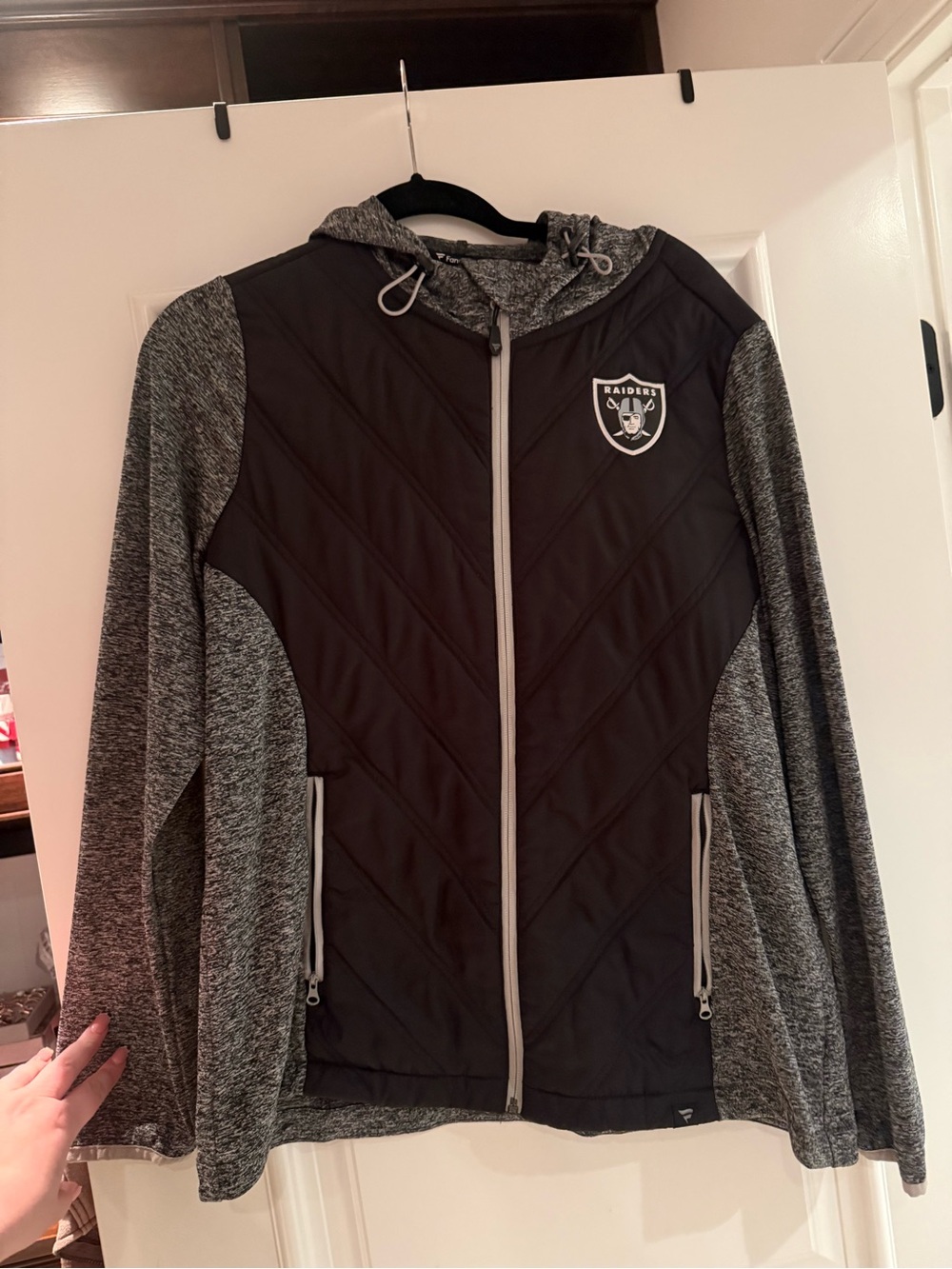 Las Vegas Raiders Black & Gray Quilted Full-Zip Hoodie Jacket women's size XL